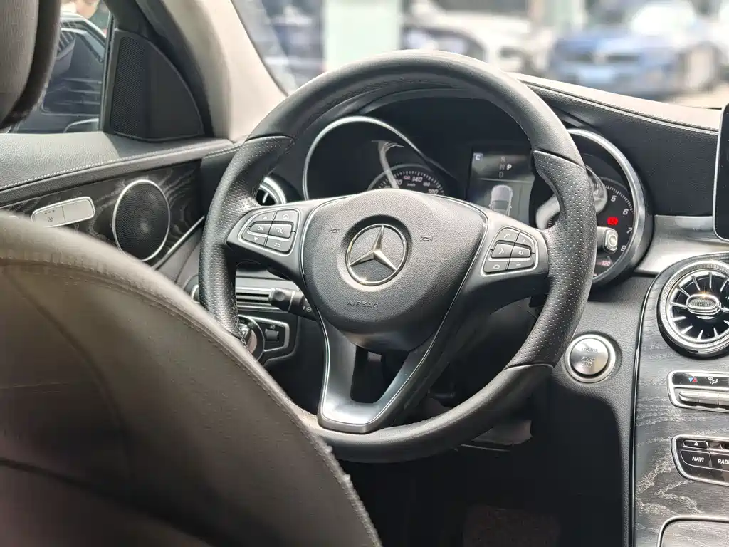 Mercedes-Benz C-Class 2018 — фото 9