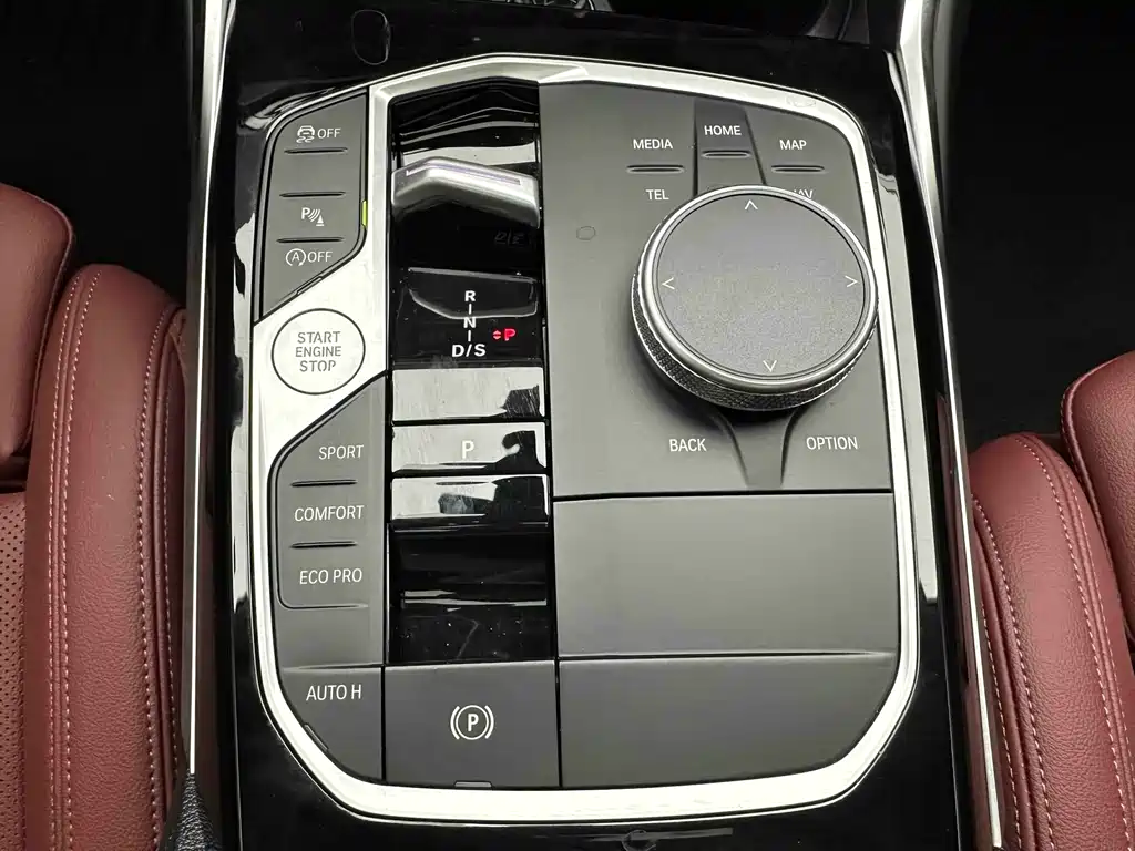 BMW 3 Series 2023 — фото 15
