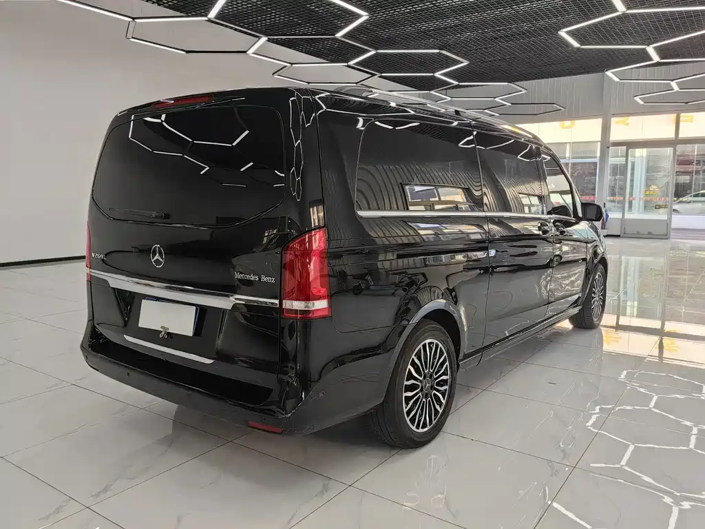 Mercedes-Benz V-Class 2018 — фото 7
