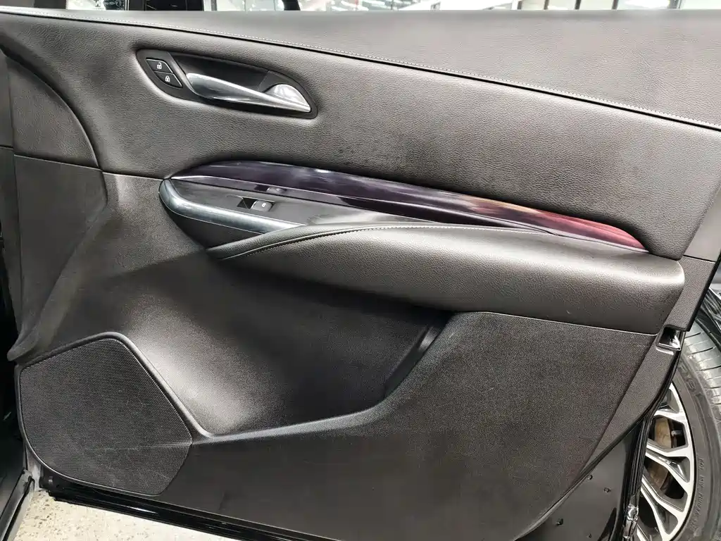Cadillac XT4 2020 — фото 16