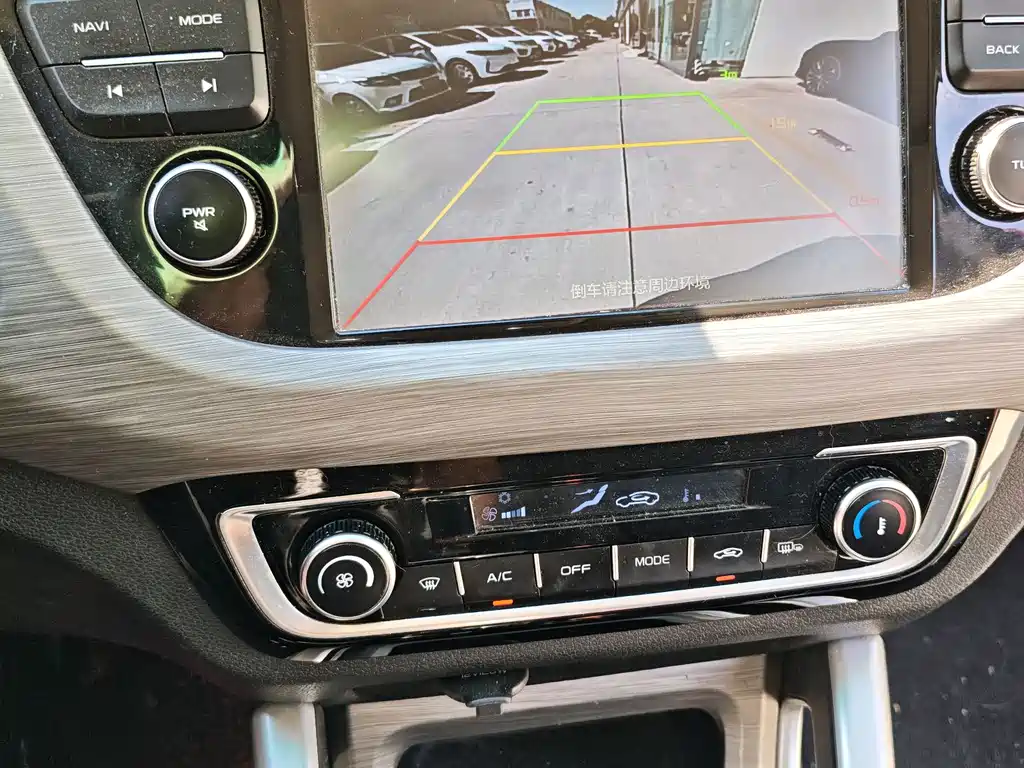 Geely Vision X3 2018 — фото 14
