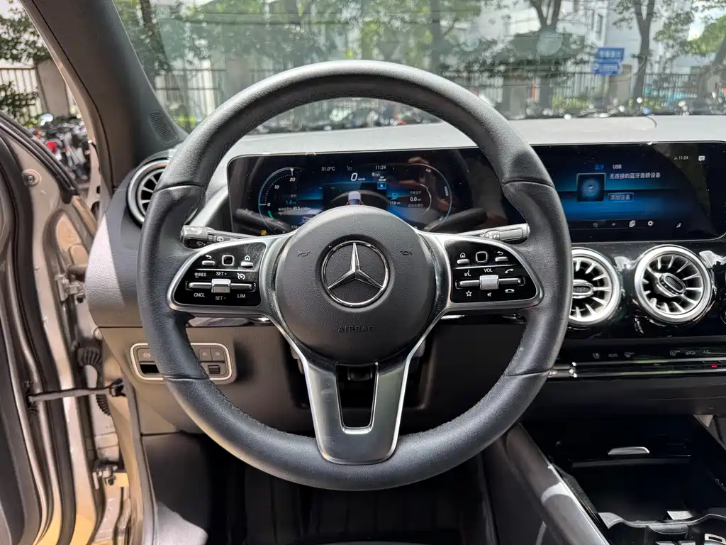 Mercedes-Benz GLA 2023 — фото 10