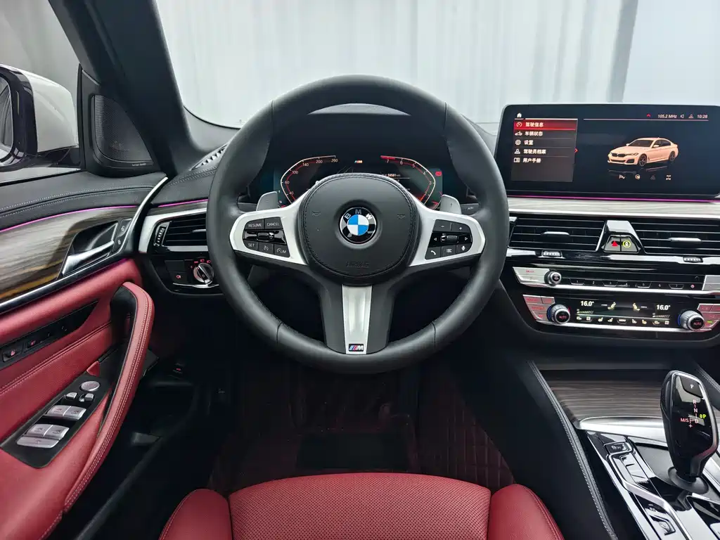 BMW 5 Series 2022 — фото 15