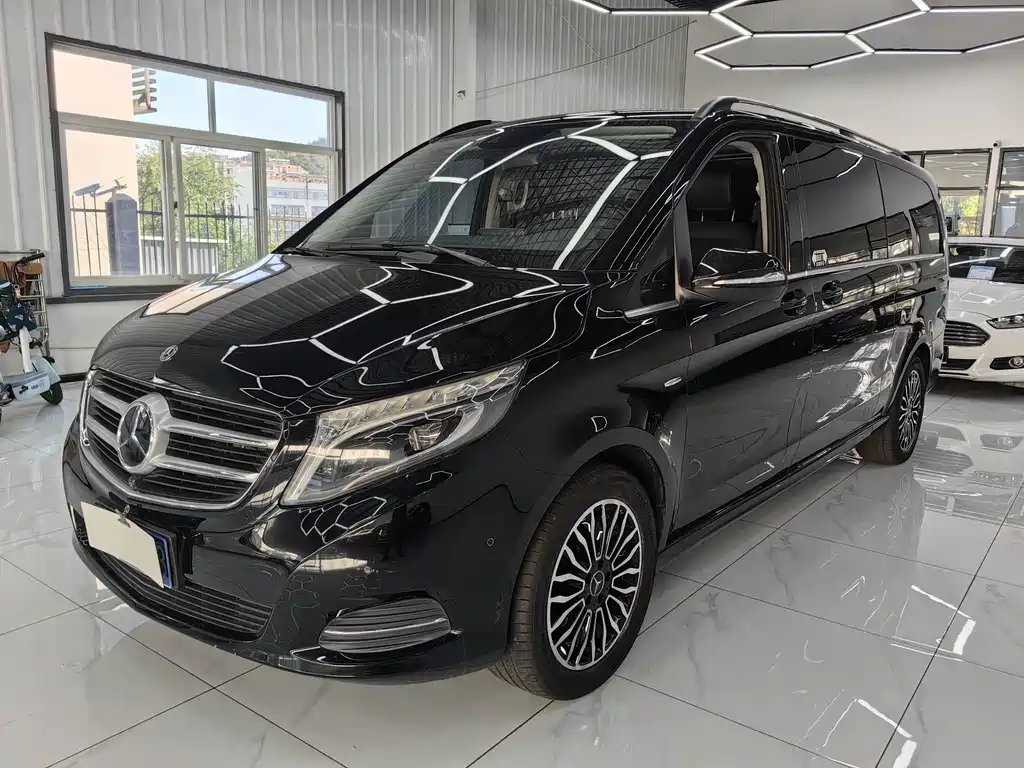 Mercedes-Benz V-Class 2018 — фото 1