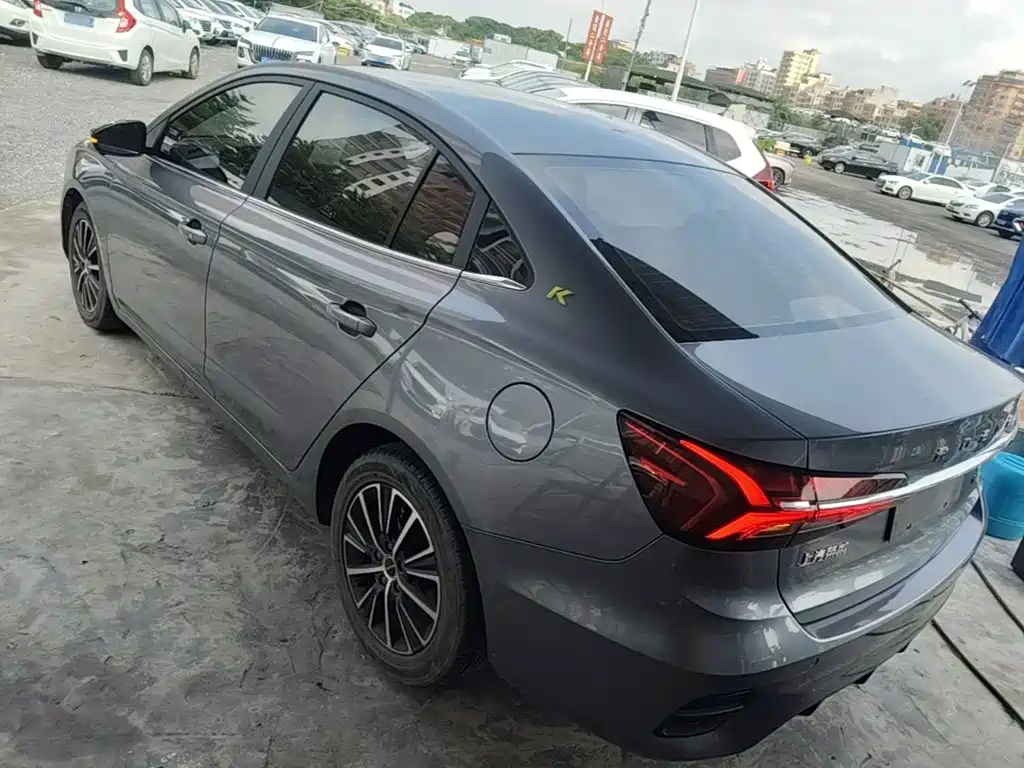 Roewe i5 2021