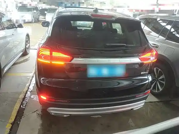 Geely Boyue 2021