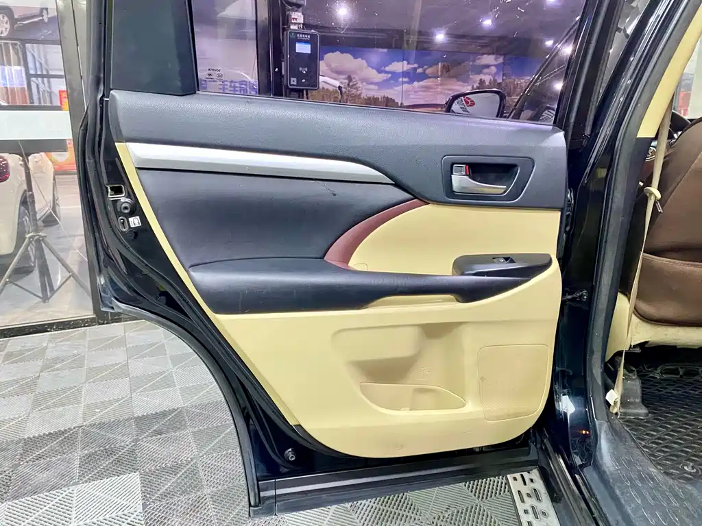 Toyota Highlander 2016 — фото 14