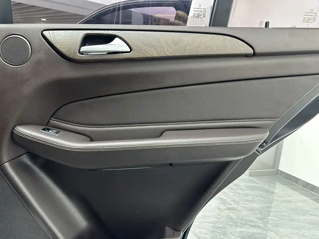 Mercedes-Benz GLE 2017 — фото 27