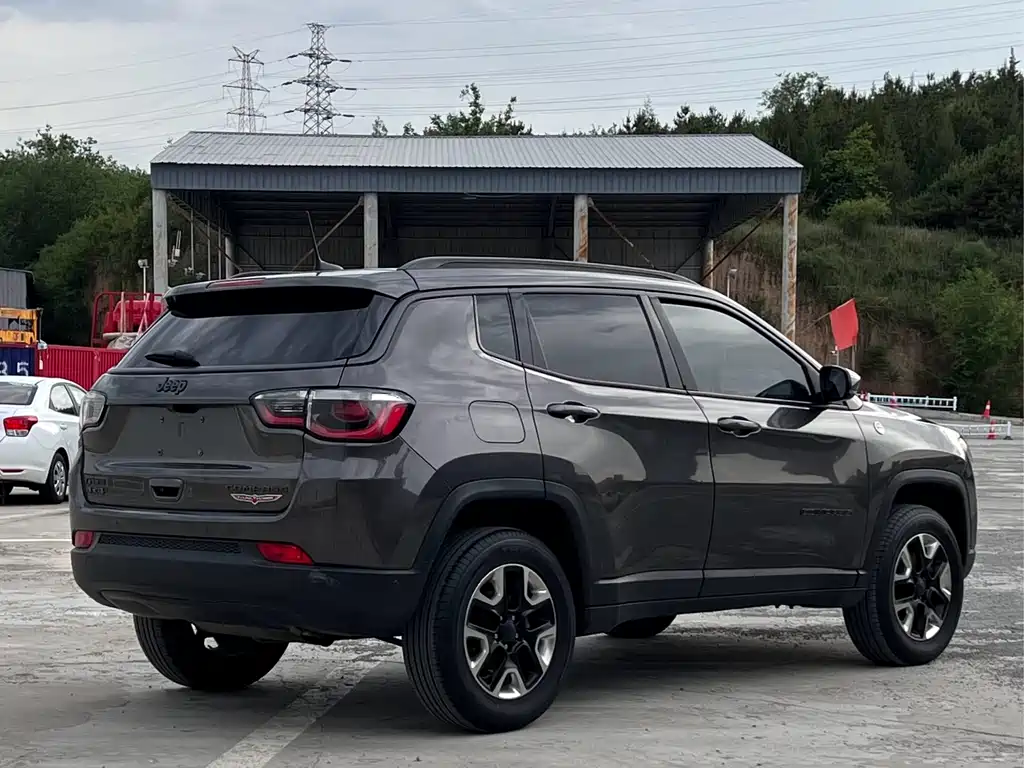 Jeep Compass 2018 — фото 4