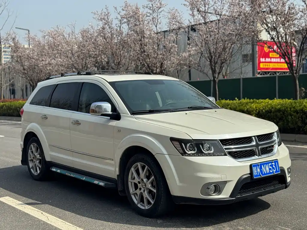 Dodge Journey 2014 — фото 3