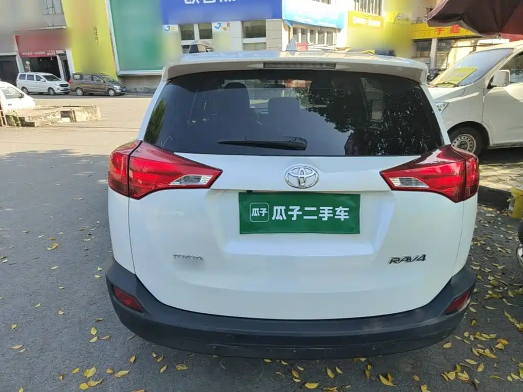 Toyota RAV4 2016 — фото 6