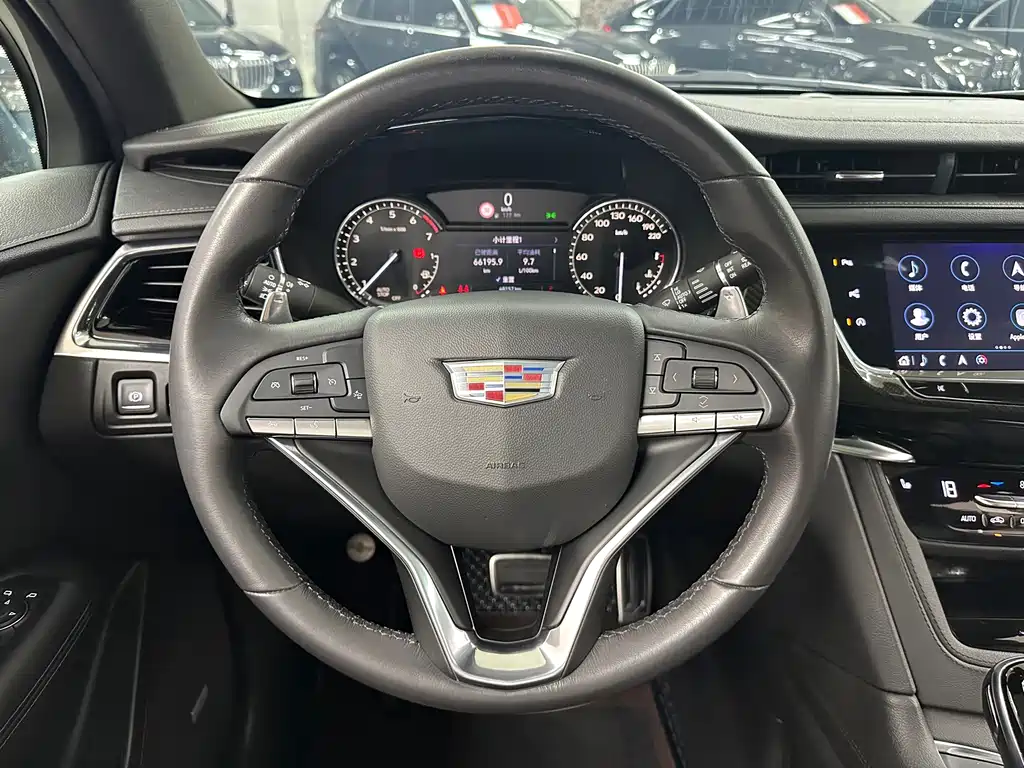 Cadillac XT6 2021 — фото 19