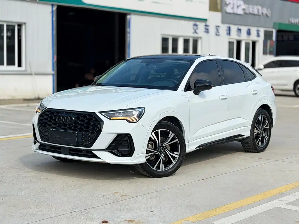 Audi Q3 Sportback 2023 — фото 1