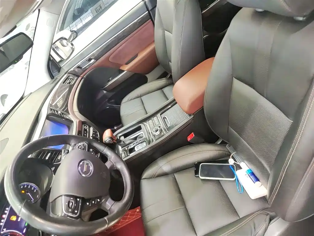 GAC Motor Trumpchi GS8 2018 — фото 15
