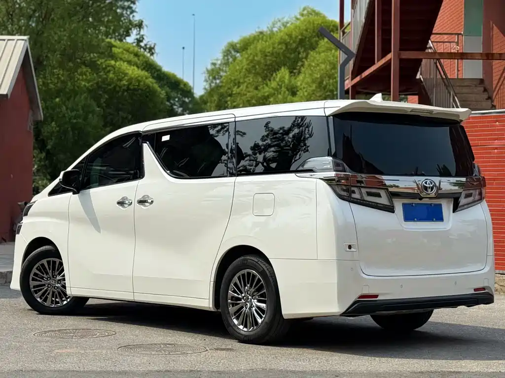 Toyota Vellfire 2021 — фото 4
