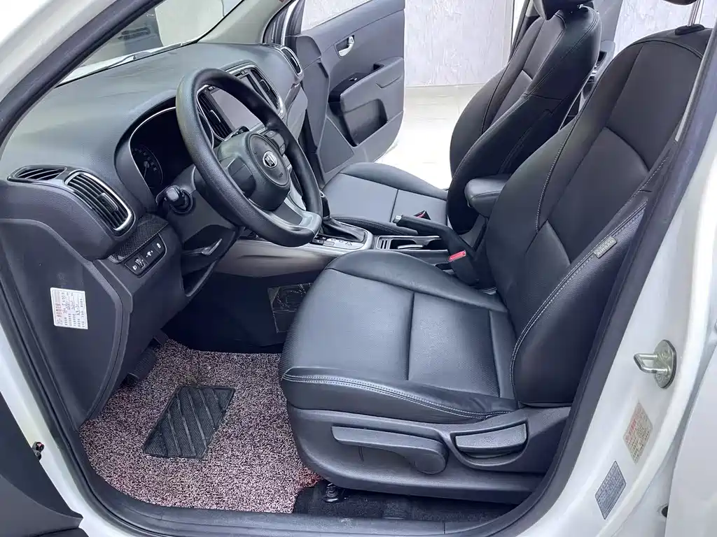 Kia KX3 2016 — фото 4