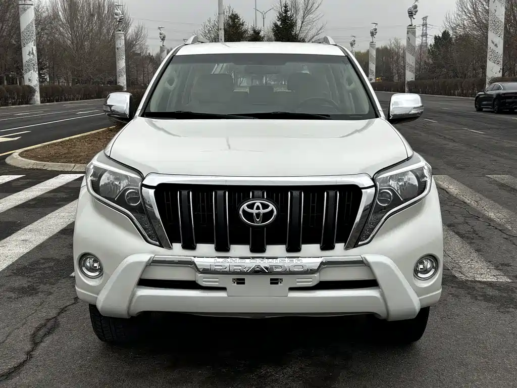 Toyota Prado 2015 — фото 2