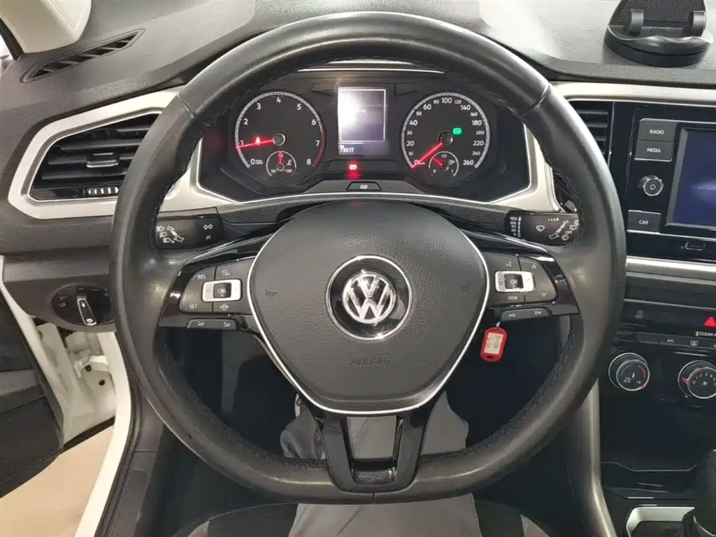 Volkswagen T-Roc 2020 — фото 11