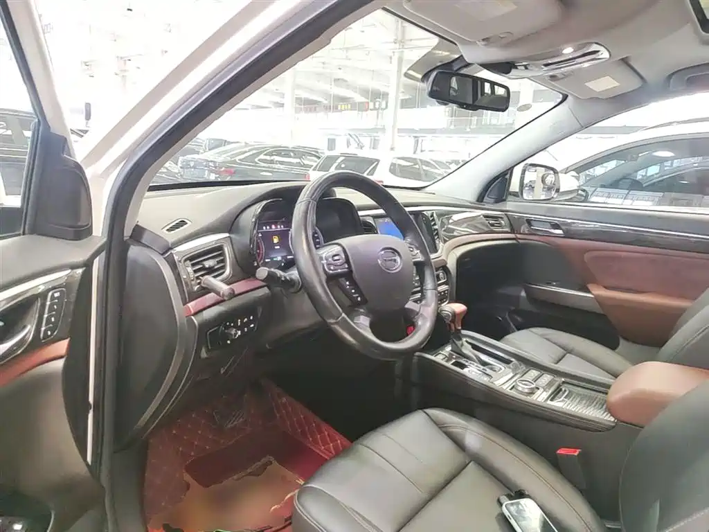 GAC Motor Trumpchi GS8 2018 — фото 16