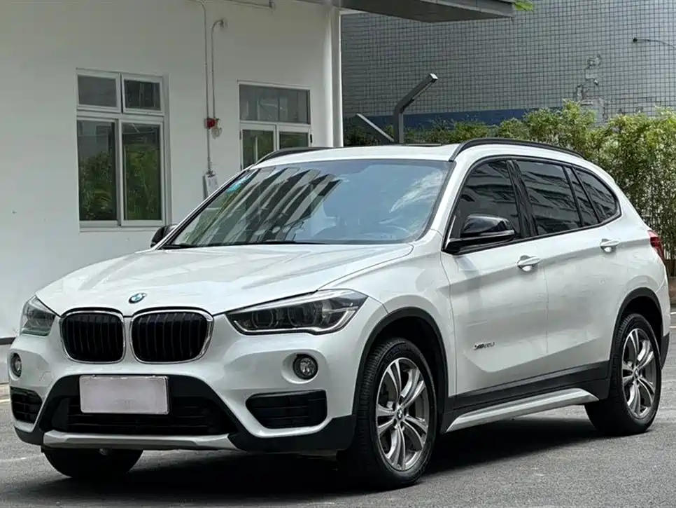 BMW X1 2018 — фото 1