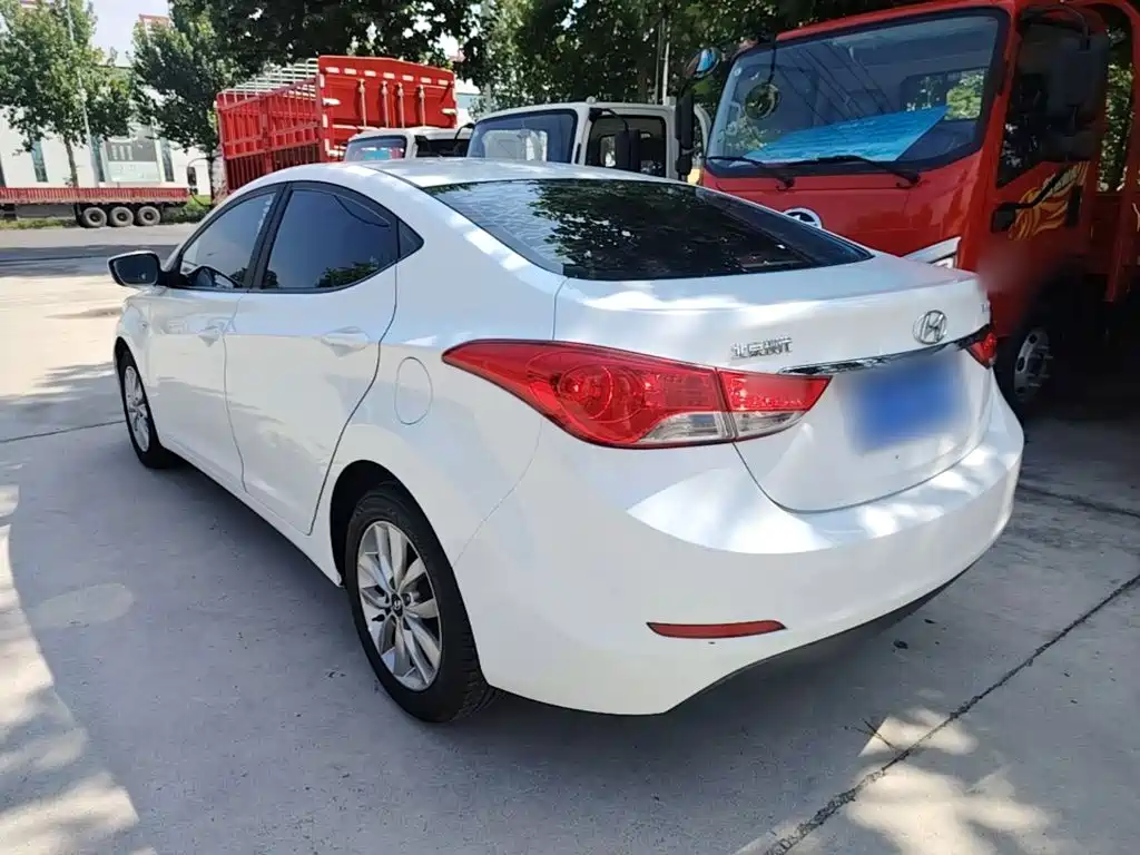 Hyundai Elantra 2016