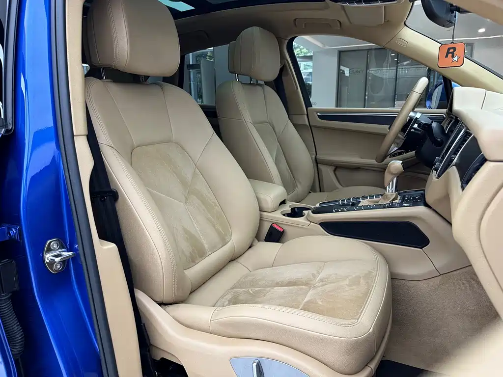 Porsche Macan 2017 — фото 14