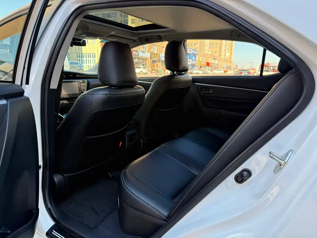 Toyota Corolla Hybrid 2020 — фото 11