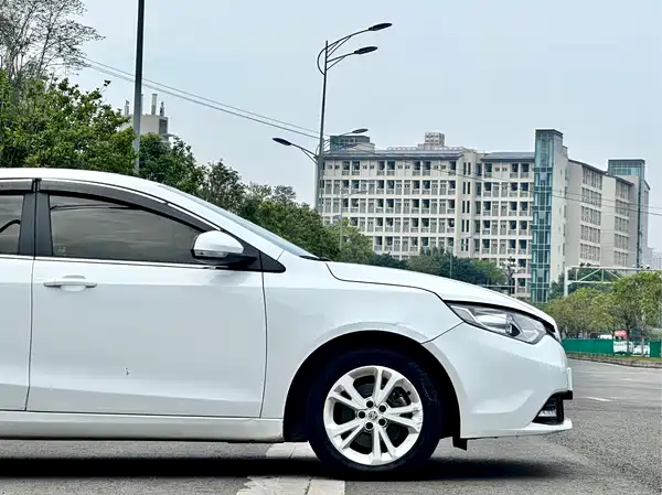 MG GT 2016