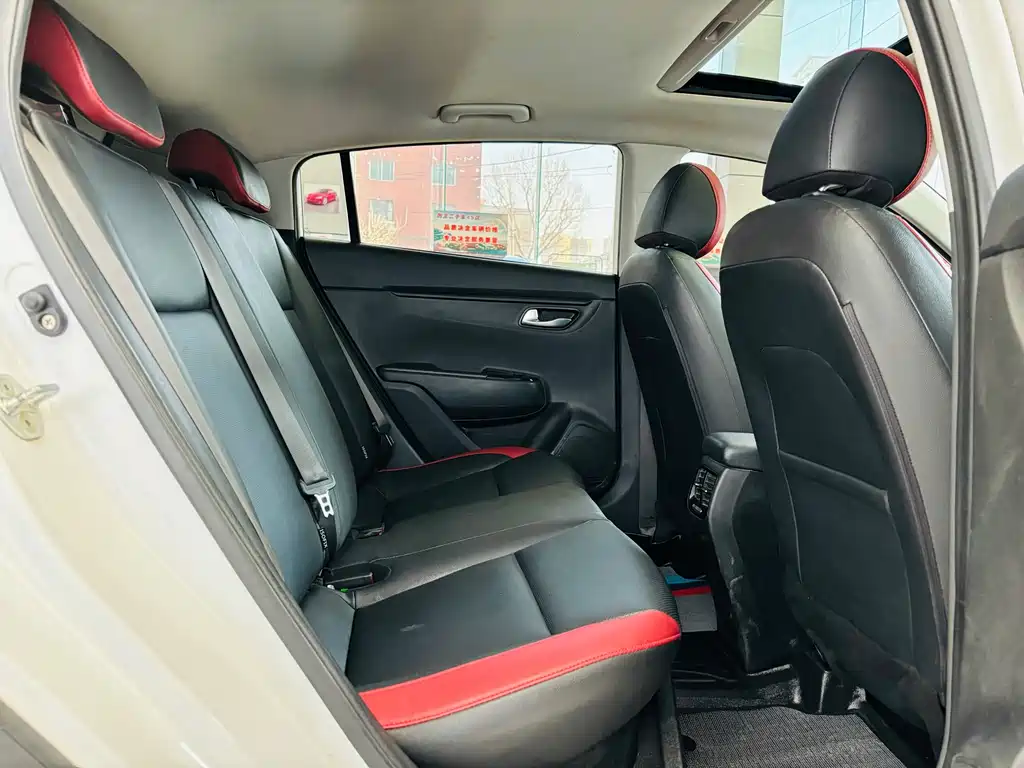 Kia KX Cross 2019 — фото 13