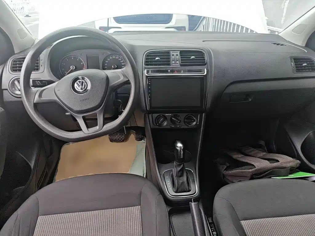 Volkswagen Polo 2018 — фото 10