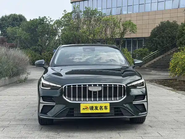 Geely Emgrand 2025