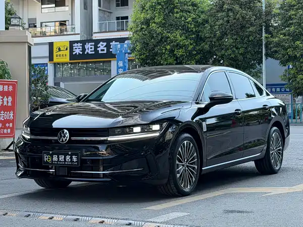 Volkswagen Magotan 2025
