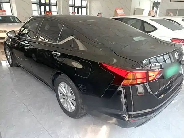 Nissan Teana 2022