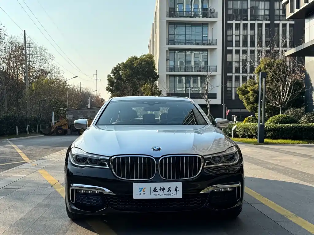 BMW 7 Series 2017 — фото 2