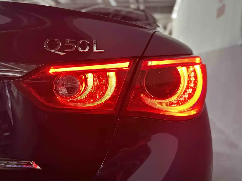 Infiniti Q50L 2017 — фото 6
