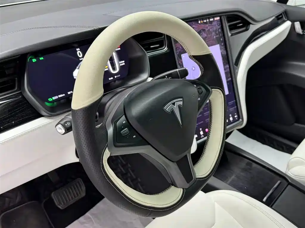 Tesla Model X 2019 — фото 7