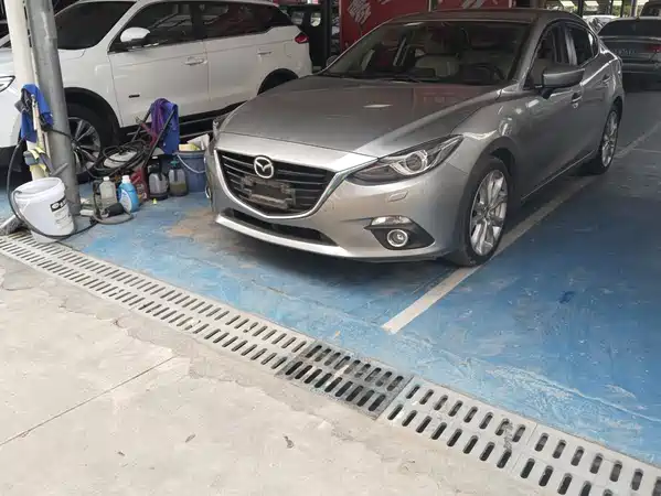 Mazda 3 Axela 2014