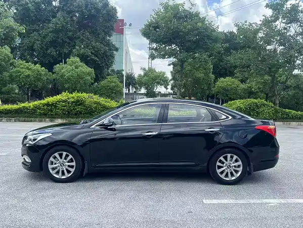 Hyundai Mistra 2014