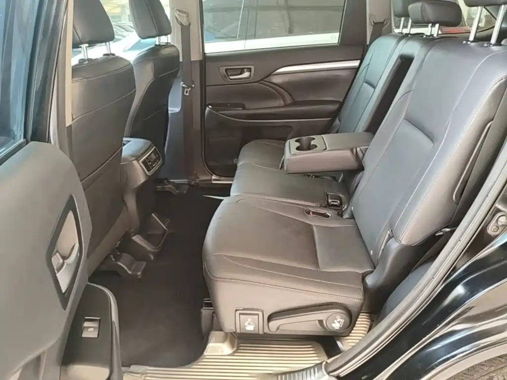 Toyota Highlander 2017 — фото 17