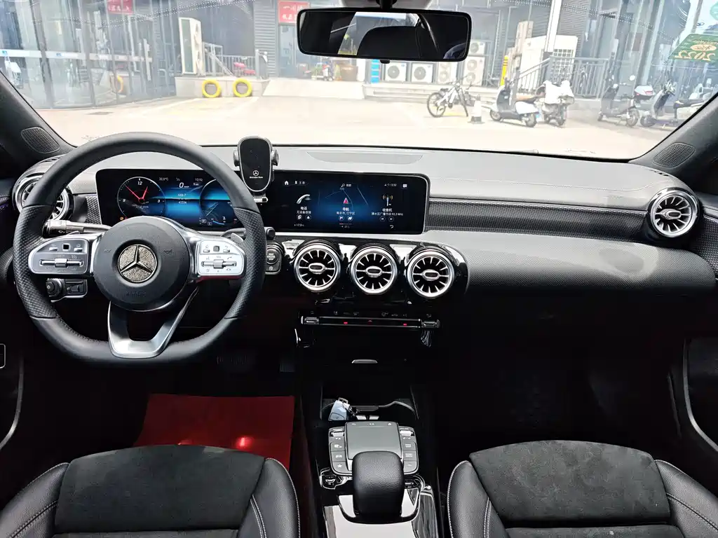 Mercedes-Benz A-Class 2020 — фото 9