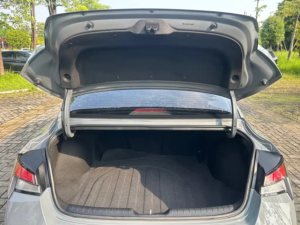 Hyundai Elantra 2023 — фото 22
