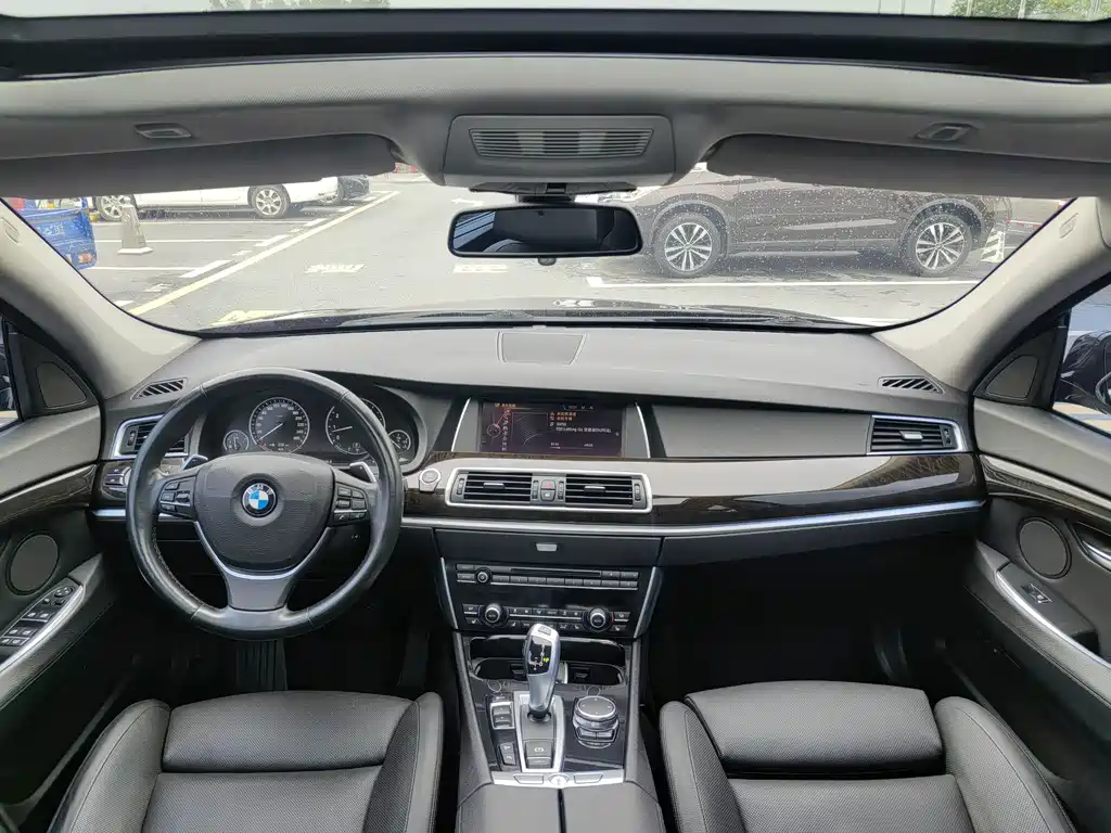 BMW 5 Series GT 2017 — фото 9