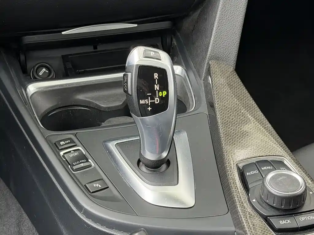 BMW 3 Series 2015 — фото 11