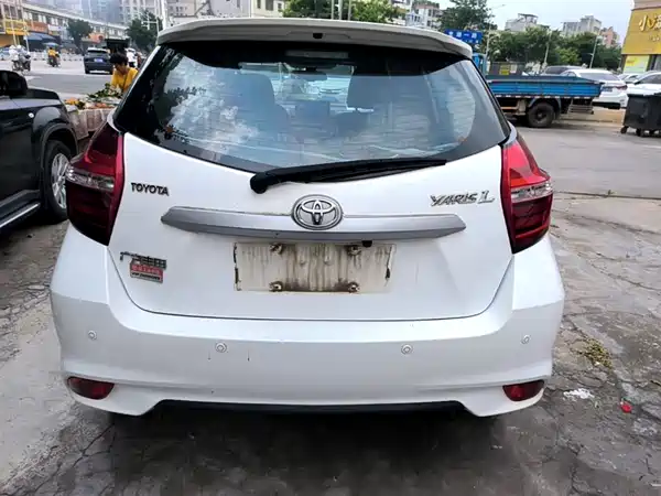 Toyota Yaris L 2021