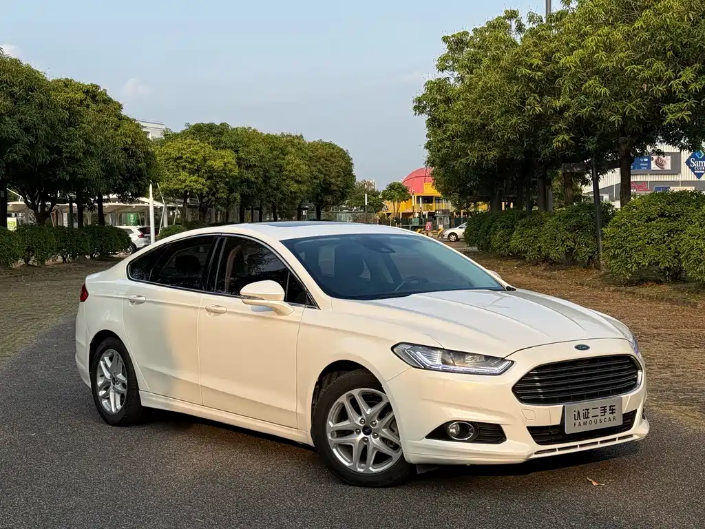 Ford Mondeo 2016 — фото 21