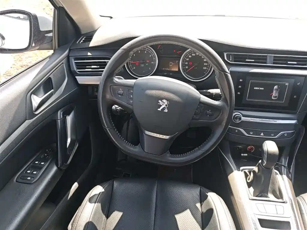Peugeot 408 2016 — фото 11