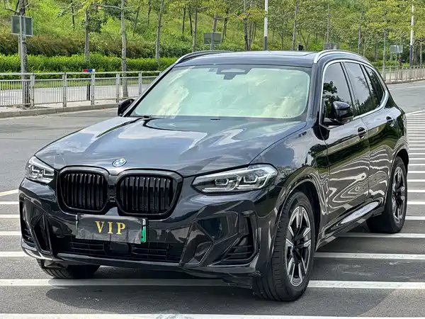 BMW iX3 2023