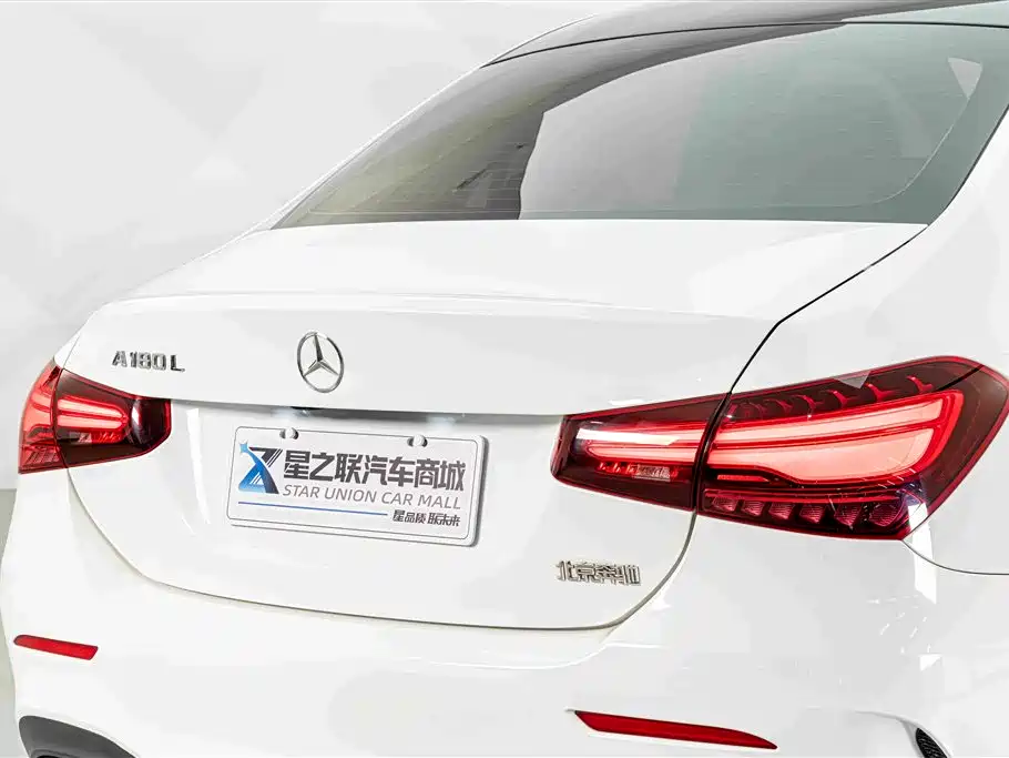 Mercedes-Benz A-Class 2024 — фото 8