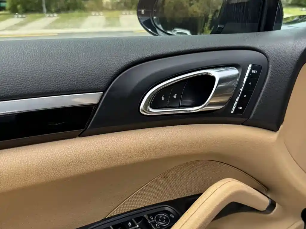 Porsche Cayenne 2015 — фото 11