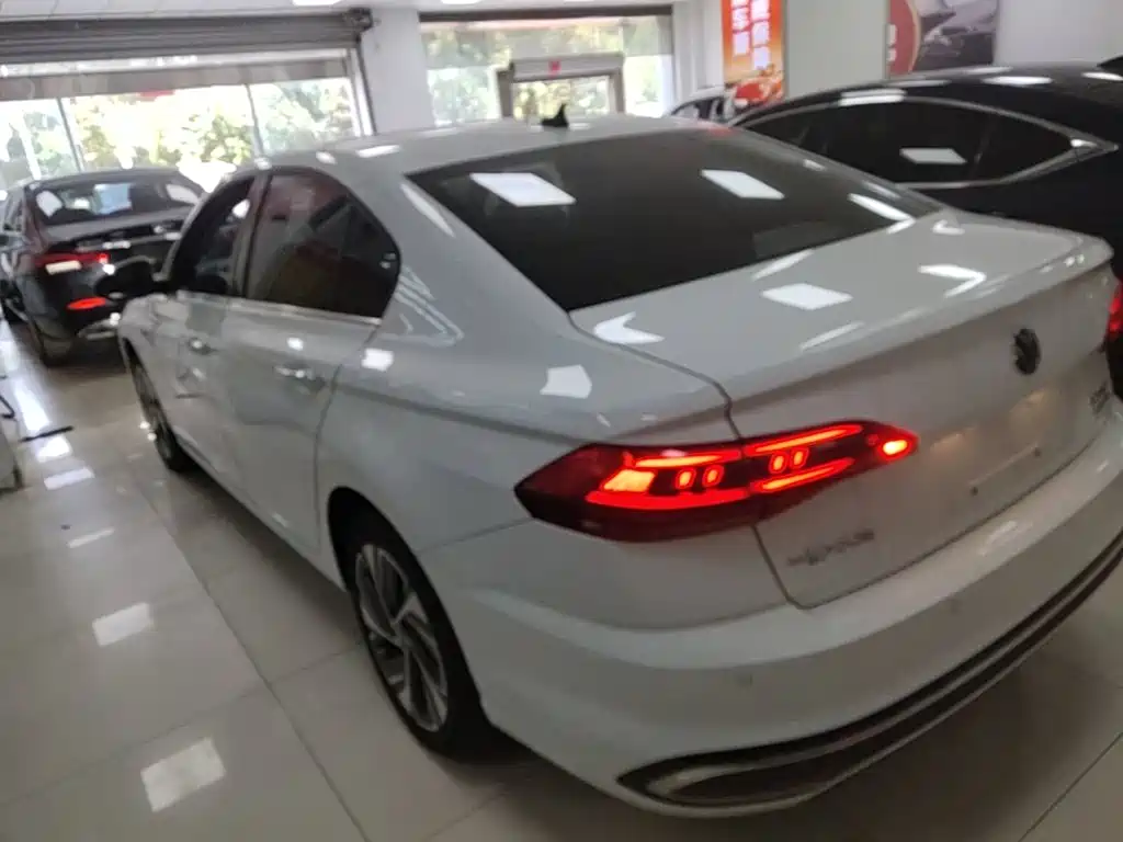 Volkswagen Bora 2023